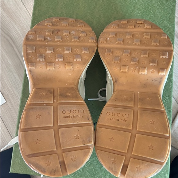 Gucci men’s Rhyton sneaker size 7 - Picture 8 of 13